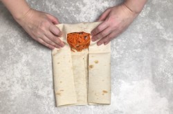 Шаурма в лаваше с курицей - шаг 12 Шаурма в лаваше с курицей - шаг 12