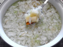 Щи с куриными крылышками из капусты - шаг 6 Щи с куриными крылышками из капусты - шаг 6