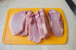 Шницель из свинины в духовке - шаг 2