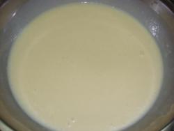 Бисквит на кипятке шоколадный в мультиварке - шаг 3