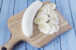 Шоколадно банановый торт без выпечки за 15 минут - шаг 8 Шоколадно банановый торт без выпечки за 15 минут - шаг 8