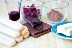 Шоколадные конфеты с вишней - шаг 1 Шоколадные конфеты с вишней - шаг 1