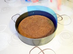 Муссовый торт три шоколада на сливках - шаг 13