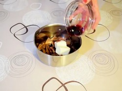 Муссовый торт три шоколада на сливках - шаг 15