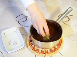 Муссовый торт три шоколада на сливках - шаг 16