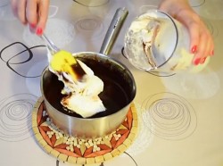 Муссовый торт три шоколада на сливках - шаг 18