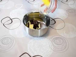 Муссовый торт три шоколада на сливках - шаг 2