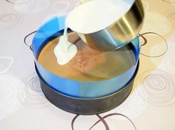 Муссовый торт три шоколада на сливках - шаг 21