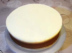 Муссовый торт три шоколада на сливках - шаг 23