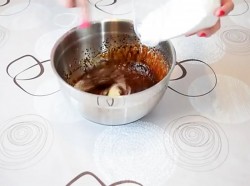 Муссовый торт три шоколада на сливках - шаг 5