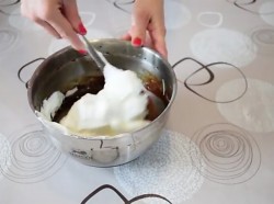 Муссовый торт три шоколада на сливках - шаг 8