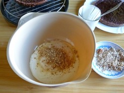 Шоколадный торт с грецкими орехами - шаг 17 Шоколадный торт с грецкими орехами - шаг 17