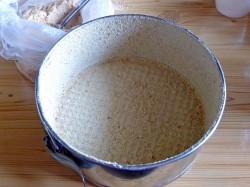 Шоколадный торт с грецкими орехами - шаг 3 Шоколадный торт с грецкими орехами - шаг 3