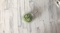 Заправка для салата без майонеза  шпинатный соус - шаг 4