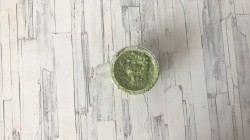 Заправка для салата без майонеза  шпинатный соус - шаг 6