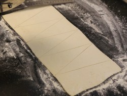 Сладкая выпечка из слоеного дрожжевого теста - шаг 11 Сладкая выпечка из слоеного дрожжевого теста - шаг 11