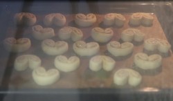 Сладкая выпечка из слоеного дрожжевого теста - шаг 7 Сладкая выпечка из слоеного дрожжевого теста - шаг 7