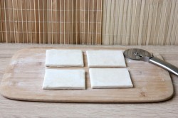 Слойки с замороженной вишней - шаг 2