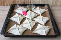 Слойки с замороженной вишней - шаг 6