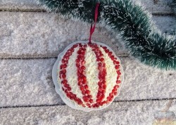 Слоёный салат Ёлочная Игрушка с красной рыбой - шаг 11 Слоёный салат Ёлочная Игрушка с красной рыбой - шаг 11