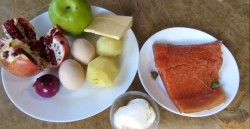 Слоёный салат Ёлочная Игрушка с красной рыбой - шаг 1 Слоёный салат Ёлочная Игрушка с красной рыбой - шаг 1