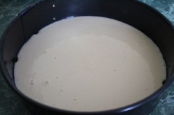 Сметанно творожный торт с черносливом - шаг 5