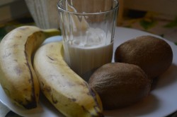 Смузи со сметаной и фруктами - шаг 1