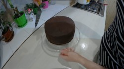 Сочный бисквитный торт с творожно-ванильным кремом - шаг 14 Сочный бисквитный торт с творожно-ванильным кремом - шаг 14