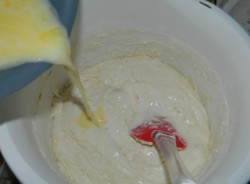 Сочный бисквитный торт - шаг 3 Сочный бисквитный торт - шаг 3