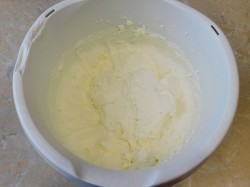 Сочный бисквитный торт - шаг 6 Сочный бисквитный торт - шаг 6