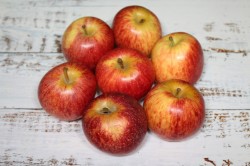 Сок яблочный с мякотью на зиму - шаг 2 Сок яблочный с мякотью на зиму - шаг 2