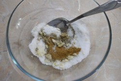 Засолка сала с перцем и чесноком - шаг 3 Засолка сала с перцем и чесноком - шаг 3