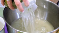 Соленые огурцы с острым стручковым перцем и чесноком на зиму - шаг 12 Соленые огурцы с острым стручковым перцем и чесноком на зиму - шаг 12