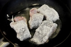 Сом жареный на сковороде - шаг 6