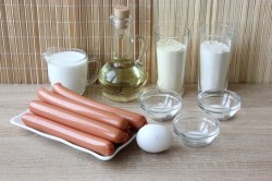 Сосиски в жидком кукурузном тесте на палочке жареные в масле - шаг 1