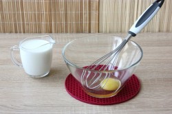 Сосиски в жидком кукурузном тесте на палочке жареные в масле - шаг 3