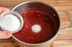 Соус из крыжовника к мясу на зиму домашний - шаг 7 Соус из крыжовника к мясу на зиму домашний - шаг 7