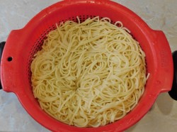 Спагетти с томатной пастой - шаг 3