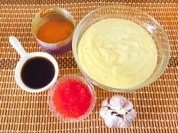 Спайси соус чесночный на майонезе с чили - шаг 1