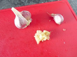 Спайси соус чесночный на майонезе с чили - шаг 2