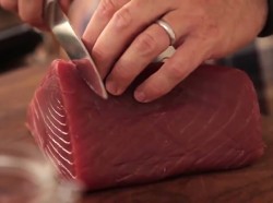 Стейк из тунца вкусно и просто на сковороде гриль - шаг 1