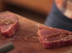 Стейк из тунца вкусно и просто на сковороде гриль - шаг 4