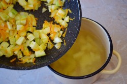 Суп пюре из кабачков и картофеля - шаг 6 Суп пюре из кабачков и картофеля - шаг 6