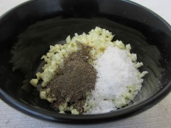 Свинина запеченная куском в фольге - шаг 3