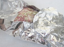 Свинина запеченная куском в фольге - шаг 5