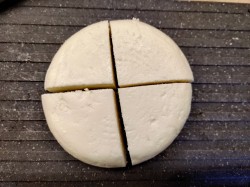 Сыр жареный на сковороде - шаг 3