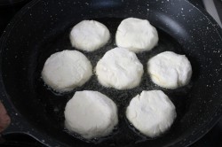 Сырники из творога без муки - шаг 10