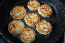 Сырники из творога без муки - шаг 11
