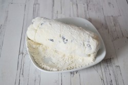 Сырники из творожной массы с изюмом - шаг 6 Сырники из творожной массы с изюмом - шаг 6