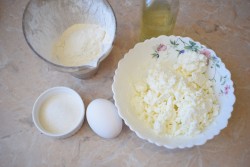 Сырники в мультиварке - шаг 1 Сырники в мультиварке - шаг 1